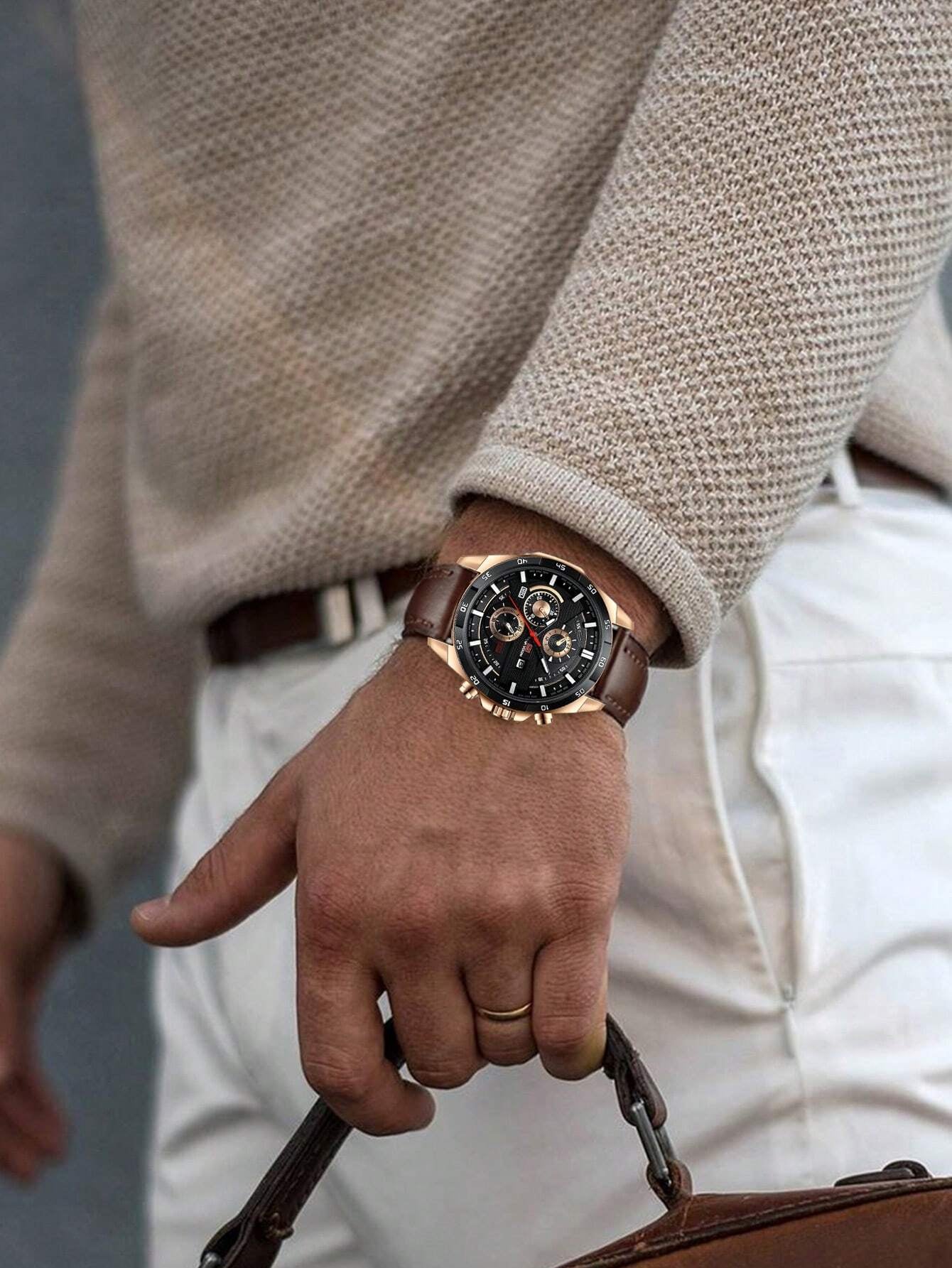 Va Va Voom Men's Sports Watch: Leather Band