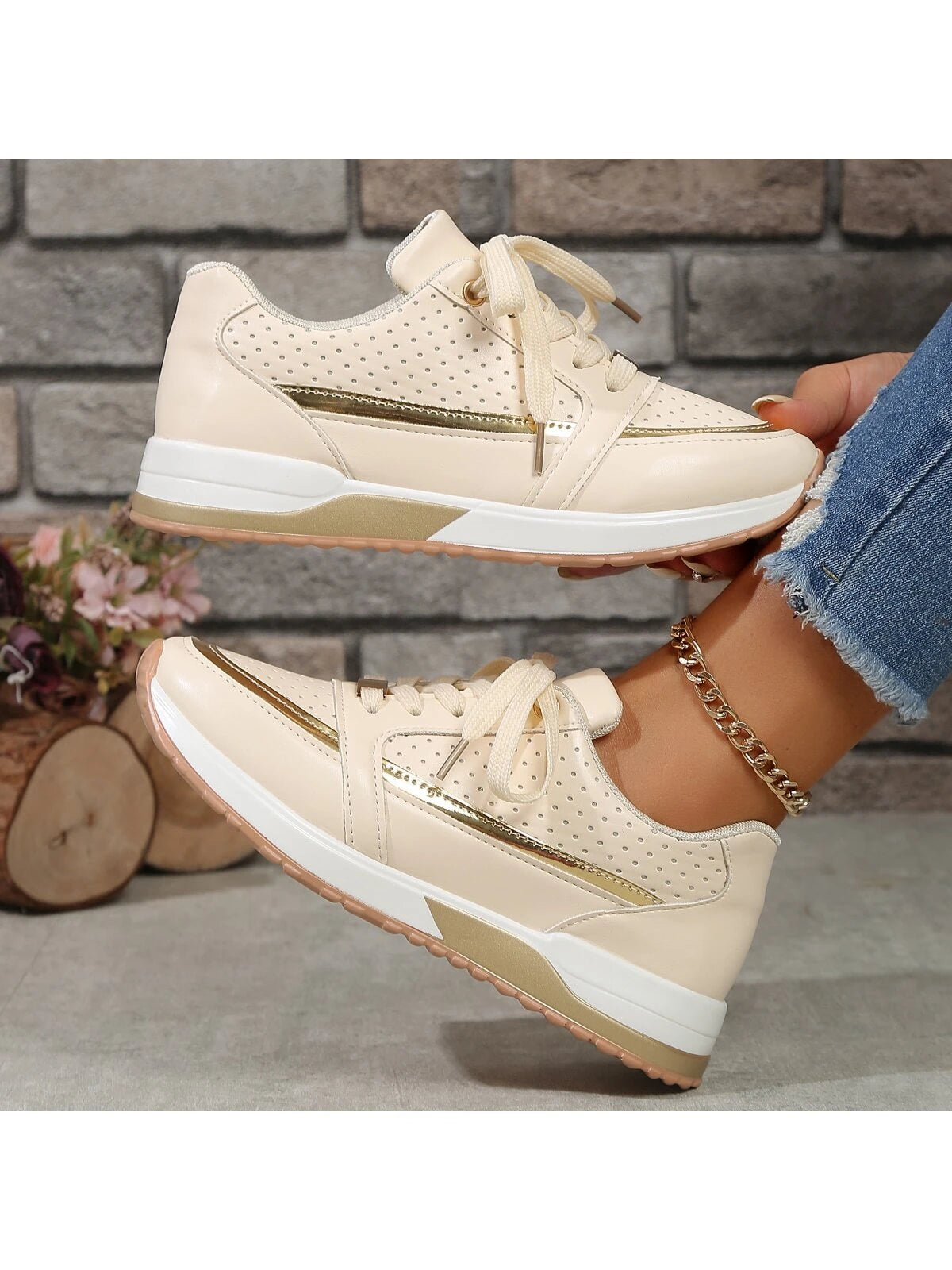 Women Low-Heeled Cross Strap Casual Shoes