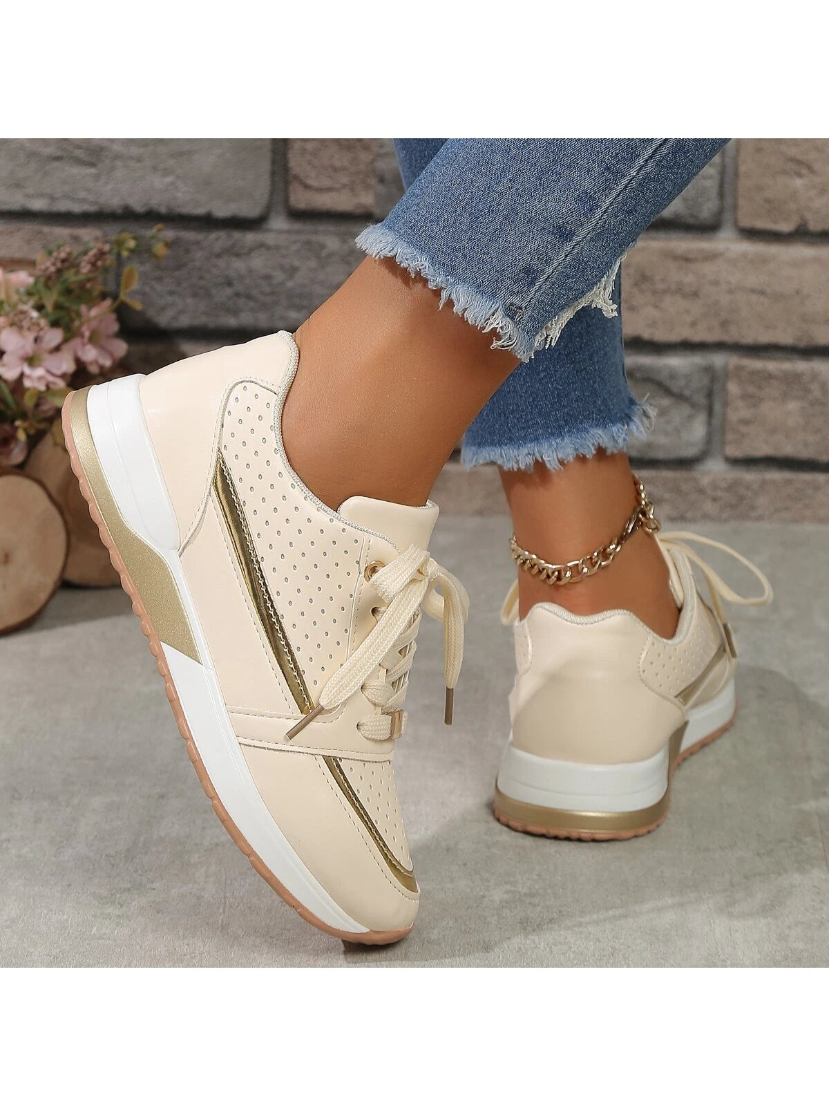 Women Low-Heeled Cross Strap Casual Shoes