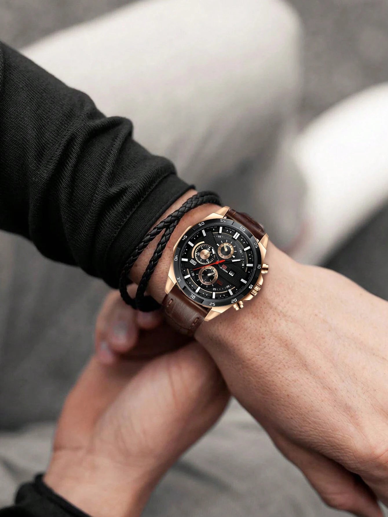 Va Va Voom Men's Sports Watch: Leather Band